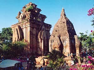 Du lịch Nha Trang - Tháp Bà Ponagar Nha Trang