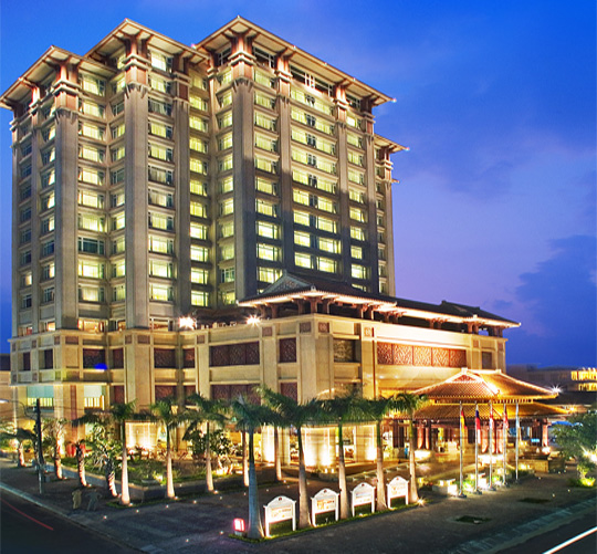 Khách sạn Imperial tọa lạc tại vị trí trung tâm thành phố Huế