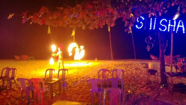 Múa lửa ở Sihanoukville