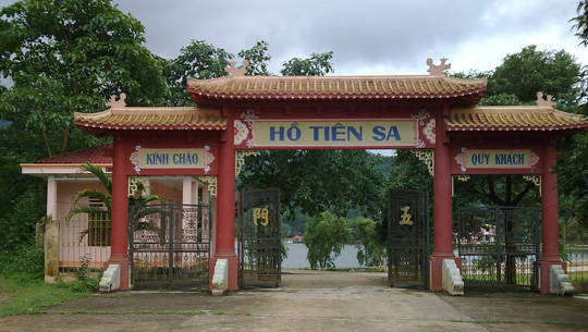 Những địa điểm đi chơi gần Hà Nội thú vị nhất 7-ho-tien-sa