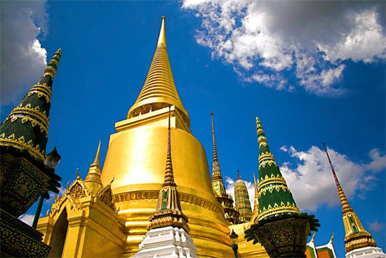 Chùa Núi Vàng là điểm tham quan hấp dẫn ở Bangkok. Ảnh: diggdavao.blogspot.com