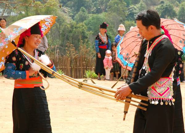 Lễ hội khèn Mông lần đầu tiên được tổ chức. Ảnh: dantocviet.com