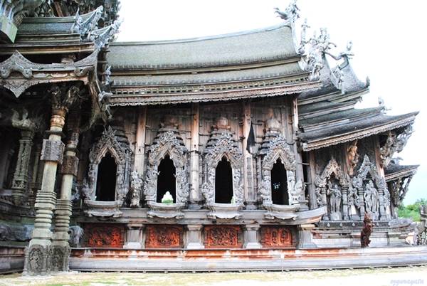 Lâu đài bằng gỗ không có đinh ở Pattaya