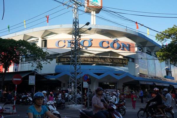 Chợ Cồn là khu mua bán lớn nhất TP. Đà Nẵng và khu vực miền Trung. Ảnh: dananghoian.com