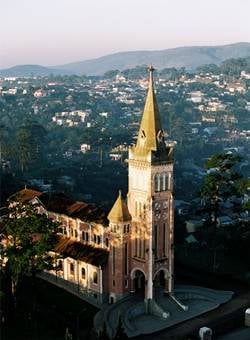 Du lịch Đà Lạt - Nhà thờ Con Gà, nơi chụp hình đẹp dành cho khách du lịch Đà Lạt
