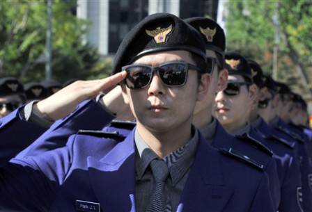 Cảnh sát Gangnam Style ở Hàn Quốc