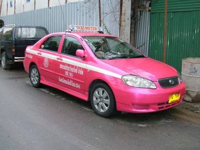 Taxi màu hồng ở Thái Lan