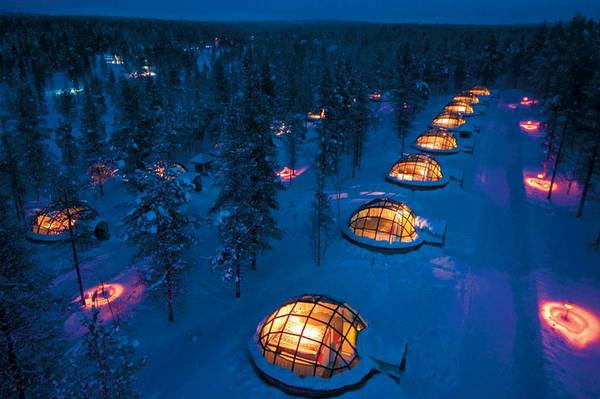 Khách sạn nằm tại ngôi làng Saariselka, tỉnh Lapland thuộc Phần Lan
