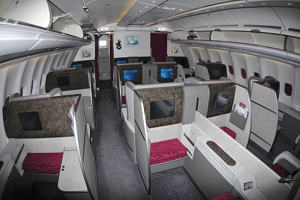 First Class Qatar Airways A330.  Ảnh Airliners.net