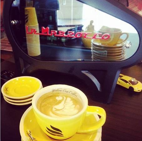 ivivu-cafe-yellow-cup