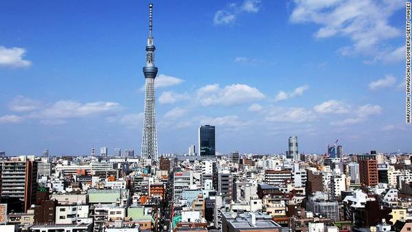 Bất chấp tình trạng giảm phát đang diễn ra ở Nhật Bản, đồng Yên suy yếu và giá cả tăng ở hầu khắp thế giới, nhưng Tokyo vẫn dẫn đầu danh sách các thành phố đắt đỏ nhất thế giới, kênh truyền hình Mỹ CNN cho hay.