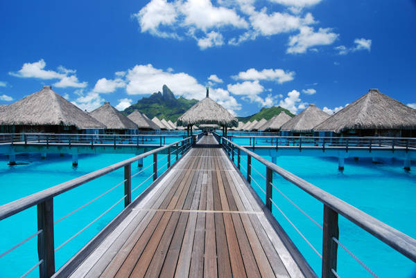 Bora Bora là điểm dừng chân của rất nhiều người nổi tiếng trên thế giới, trong đó phải kể đến Ellen DeGeneres bora-bora-nang-vang-bien-xanh-noi-dbsk-quay-mv-13-ivivu