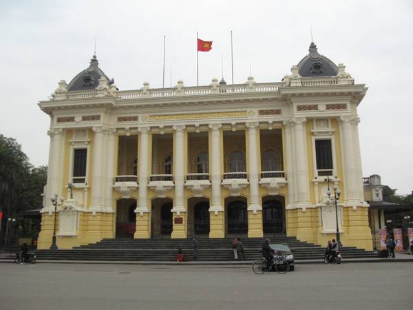 Du lich Ha Noi - Nhà hát lớn Hà Nội - một công trình tiêu biểu cho kiến trúc của Pháp