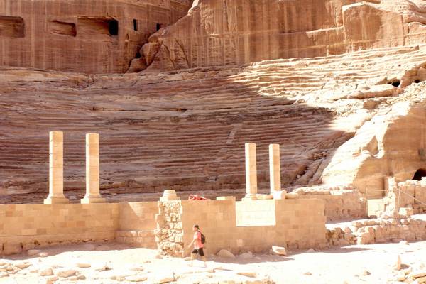 Du lich Jordan - Nhà hát cổ trong thành