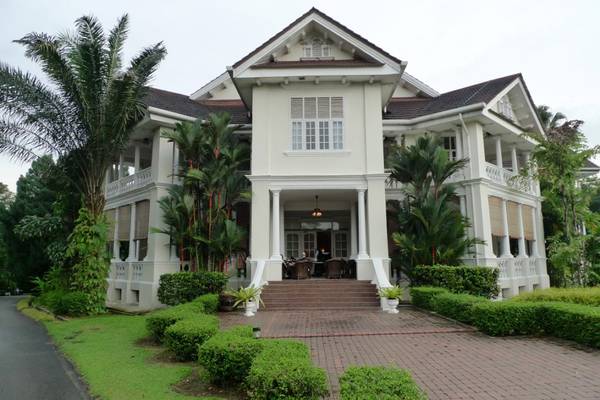 Du lịch Malaysia - Phía bên ngoài của khách sạn Carcosa Seri Negara