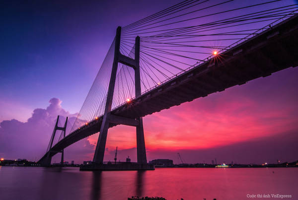 Hình ảnh một cây cầu ở Quảng Nam bất ngờ đứt gãy lan can  Báo Người lao  động