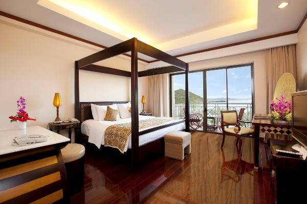 Executive Suite Bedroom của Khu nghỉ dưỡng Vinpearl Nha Trang