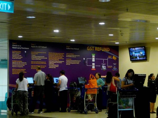 Du lịch Singapore - GST ở sân bay