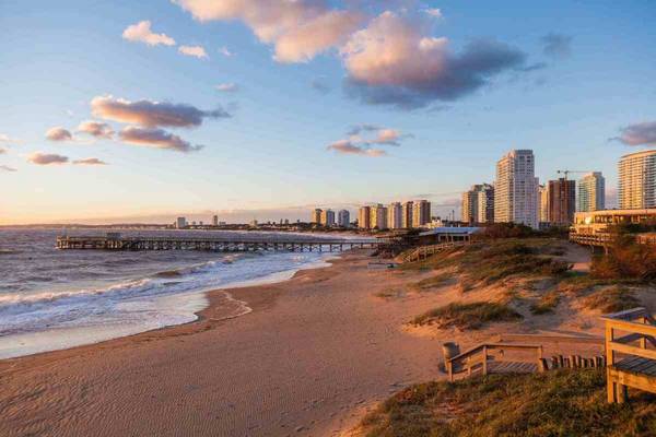 Điểm thu hút chính của du lịch Uruguay là các bãi biển xinh đẹp.