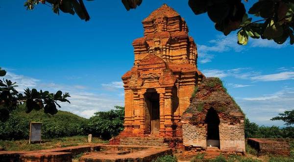 review du lịch phan thiết Tháp Chàm Poshanư. 