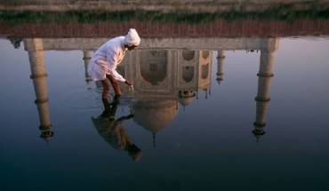 Taj Mahah, Ấn Độ phản chiếu hình ảnh trên dòng sông cạn
