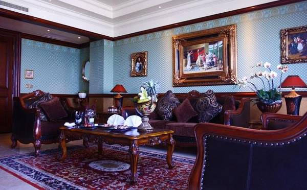 Toàn bộ nội thất trong phòng nghỉ đều được trang trí theo phong cách hoàng gia.