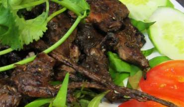 Du lịch Sài Gòn ghé nhà hàng Như Ý, bạn sẽ được thưởng thức đĩa thịt chuột thơm ngon như thế này.