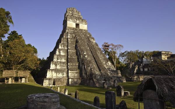 Tikal là thành phố cổ của người Maya ở Guatemala.