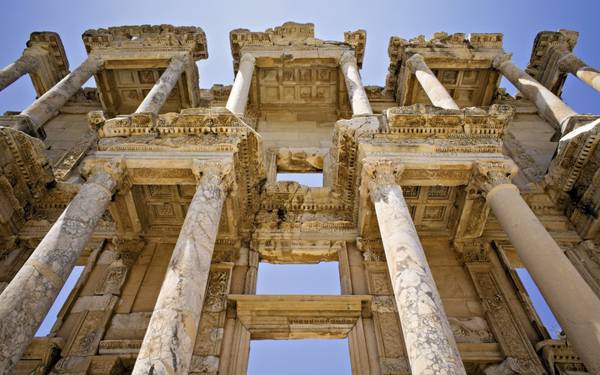 Trong lịch sử cổ đại, Ephesus là trung tâm về kinh tế và văn hóa của người La Mã ở châu Á.