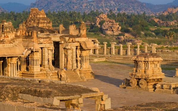 Mặc dù Vijayanagar vẫn luôn là thành phố nhận được sự tôn kính của những người theo đạo Hindu, nhưng phần lớn mọi người đều không biết từng có một thành phố tên gọi như thế tồn tại.