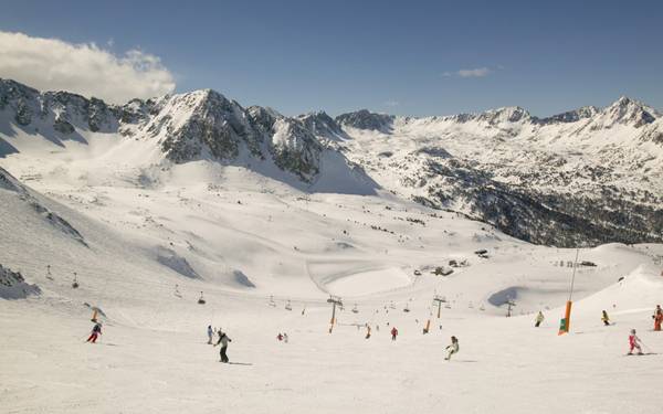Andorra liên tục nằm trong top những những quốc gia đáng để đến khám phá, du ngoạn và tận hưởng một mùa đông tuyệt vời.