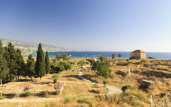 Lebanon được bao quanh bởi vùng biển Địa Trung Hải ấm áp