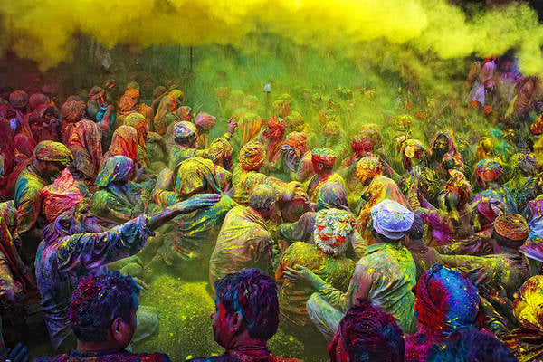 Những hình ảnh đầy sắc màu tại lễ hội Holi