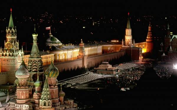 Người dân Moscow đón năm mới theo nhiều cách khách nhau