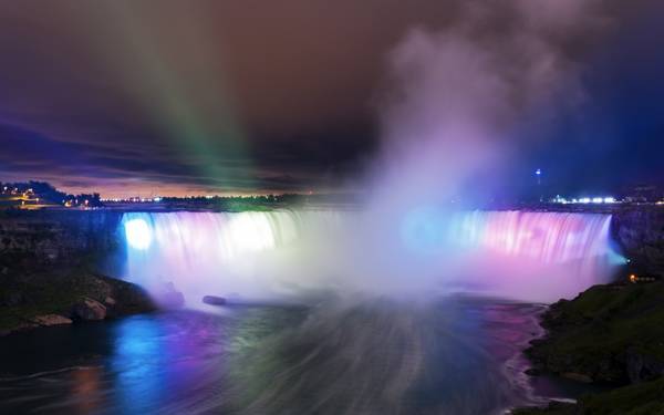 Những thác nước sẽ được tận dụng làm khu vực tổ chức những bữa tiệc ngoài trời lớn nhất ở Canada để chào đón năm mới.