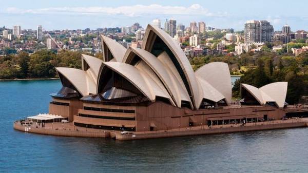 Nhà hát Opera Sydney là công trình mang tính biểu tượng của thành phố cảng Sydney