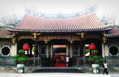 Long Shan là nơi kết hợp hoàn hảo giữa cổ điển và truyền thống trong văn hóa Đài Loan.