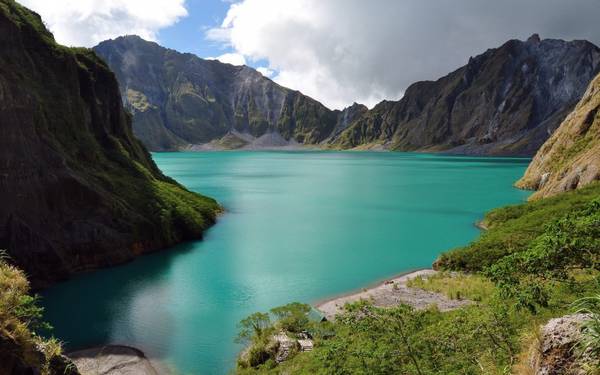 Năm 1991, ngọn núi lửa yên bình Pinatubo thức giấc sau hàng trăm năm ngủ say trong chiếc vỏ bọc hiền hòa, thân thiện.