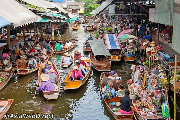 Chợ Damnoen Saduak là một trong những chợ nổi lâu đời nhất tại Thái Lan. Ảnh: Bangkok.com