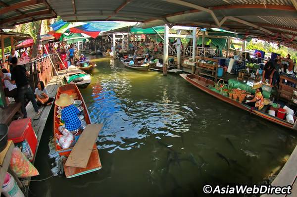 Không gian của chợ nổi Tailing ChanẢnh: Bangkok.com