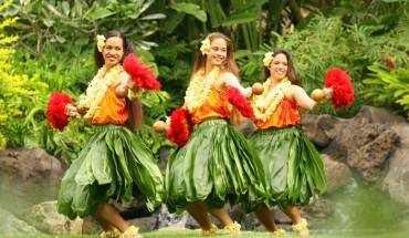Vũ điệu Hula là một điệu múa truyền thống của Hawaii, diễn tả về cầu vồng, ánh chớp, sấm sét và vũ điệu này được xem như là một lời cầu nguyện gửi đến thần linh.