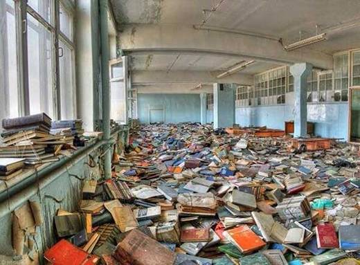 Quang cảnh một thư viện bị bỏ hoang ở Nga.