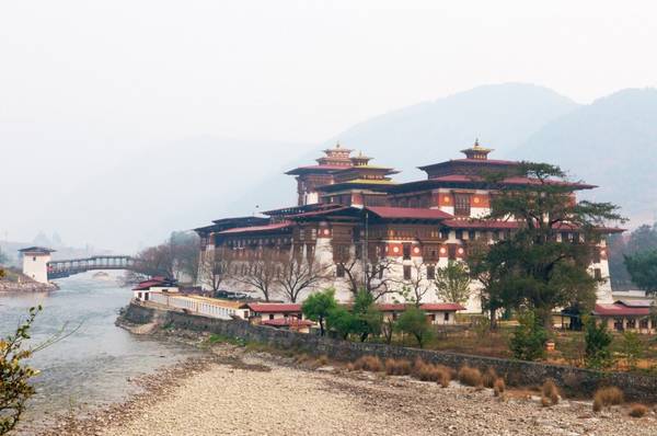  Được xây dựng từ năm 1637, Punakha là một trong những pháo đài đẹp nhất của đất nước Bhutan và là cung điện của Hoàng gia Bhutan cho đến giữa thế kỷ 20. Ảnh: Margot Raggett