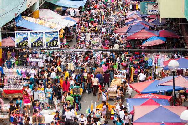 Khu chợ Quiapo là nơi tập kết của tất cả các mặt hàng thủ công mỹ nghệ đẹp nhất được làm bằng tay ở Manila. Ảnh: skyscanner.com.ph