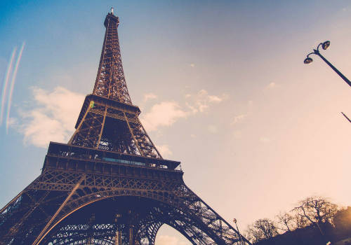 Tháp Eiffel vẫn luôn rực rỡ qua bao năm tháng. Ảnh: Quang Duy.