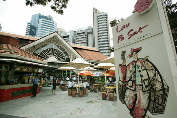 Chợ ẩm thực Lau Pa Sat. Ảnh: weekender.com.sg