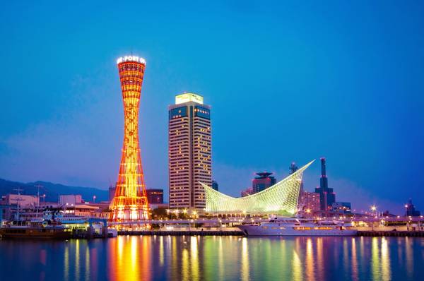 “Kobe Port Tower” – biểu tượng của thành phố Kobe. Ảnh: poomillust.com