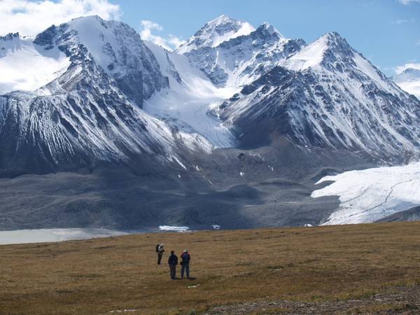 Altay là một trong ba dãy núi hùng vĩ và đẹp ở Mông Cổ. Ảnh: Farwestchina.com