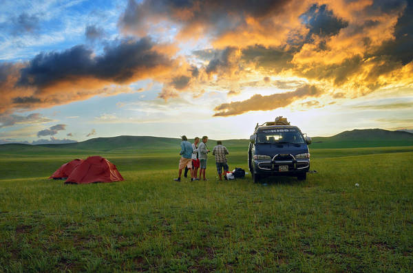 Khách du lịch cắm trại tại công viên quốc gia Hustai. Ảnh: Flickr.com