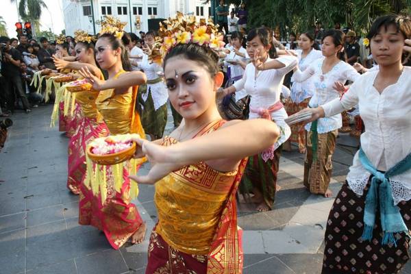 Một điệu múa truyền thống của người Bali. Ảnh: baliorti.com